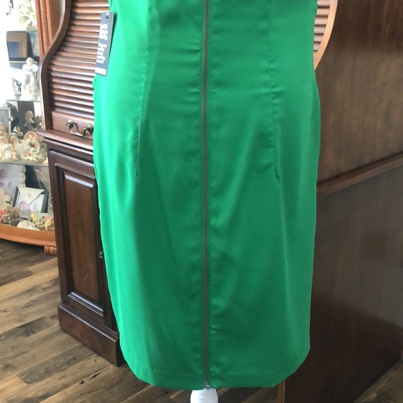 Express Sheath Dress Boldly in Green - Picture 11 of 16
